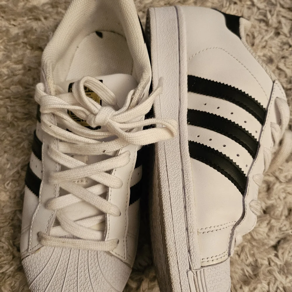 Adidas - Picture 1 of 5